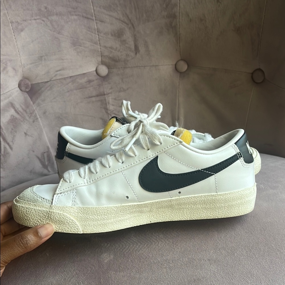 Women’s Nike Blazer low - Picture 3 of 7